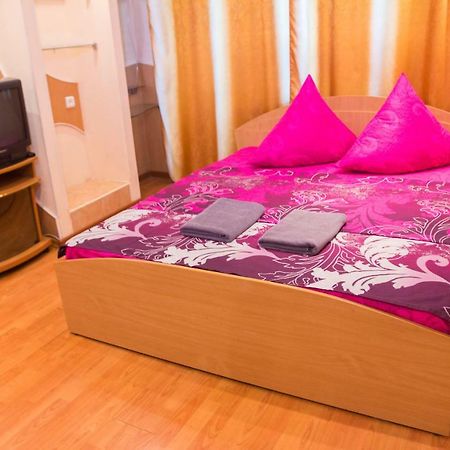 2Room Semi-Luxury Apt On Ukrainskaya 34 Street Zaporizhia エクステリア 写真