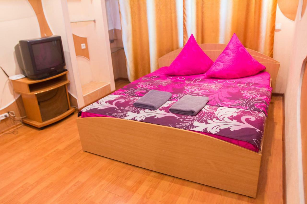 2Room Semi-Luxury Apt On Ukrainskaya 34 Street Zaporizhia エクステリア 写真