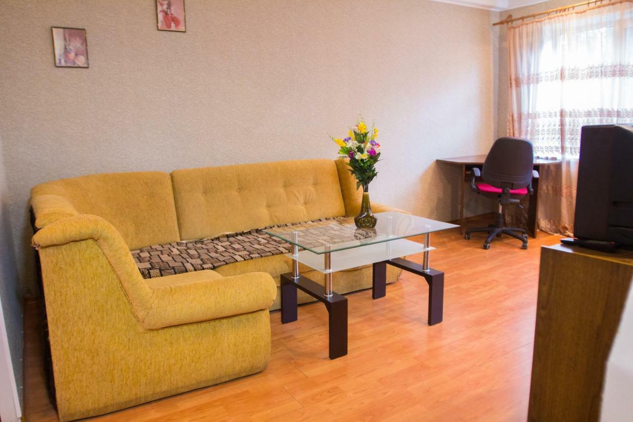 2Room Semi-Luxury Apt On Ukrainskaya 34 Street Zaporizhia エクステリア 写真